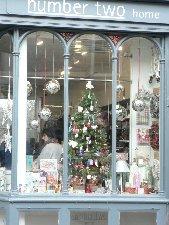 Nearly every shop window we passed surpassed th enext with its gorgeous and unique Christmas displays...